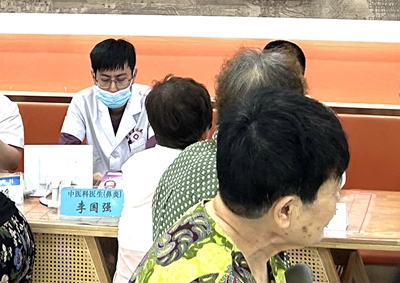 医心向党担使命 义诊服务暖民心——长春康达医院开展建党节义诊活动4.jpg